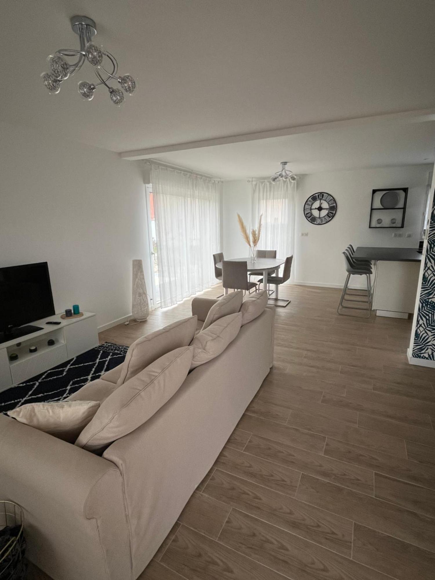 Superbe Maison Avec Jardin Bezannes Екстериор снимка