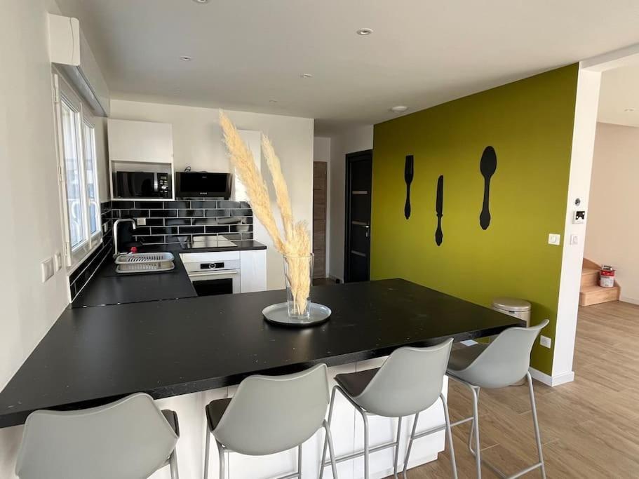 Superbe Maison Avec Jardin Bezannes Екстериор снимка